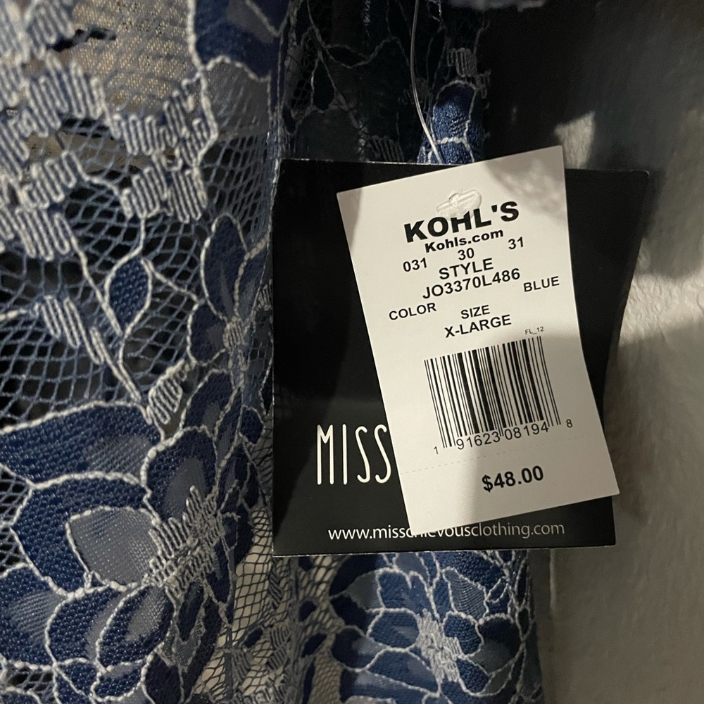 Top - Picture 3 of 4